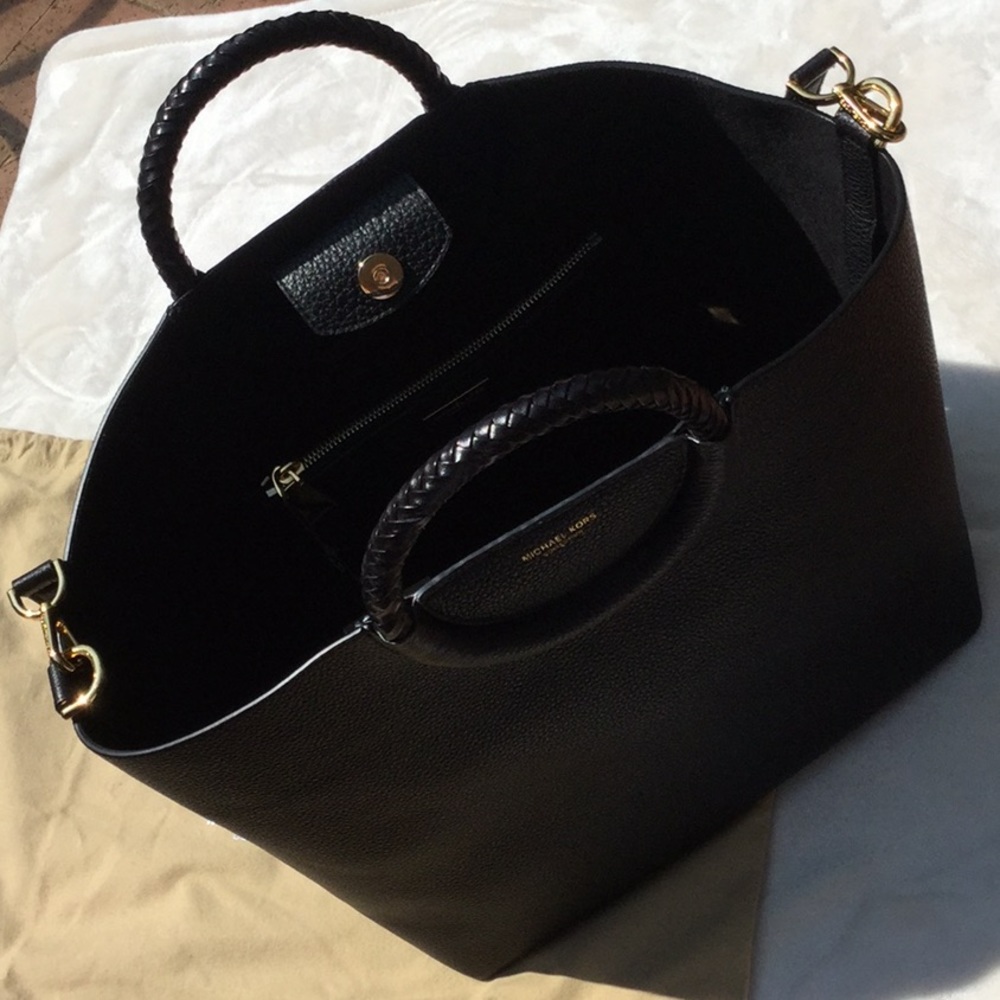 "Stunning" Michael Kors Collection Skorpios Tote - Picture 5 of 8